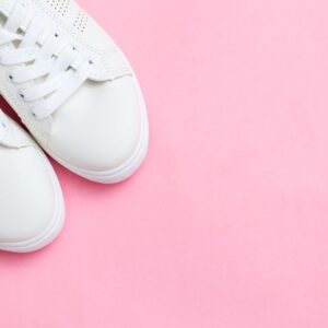 Comment choisir des baskets femme tendance pour un style moderne et confortable